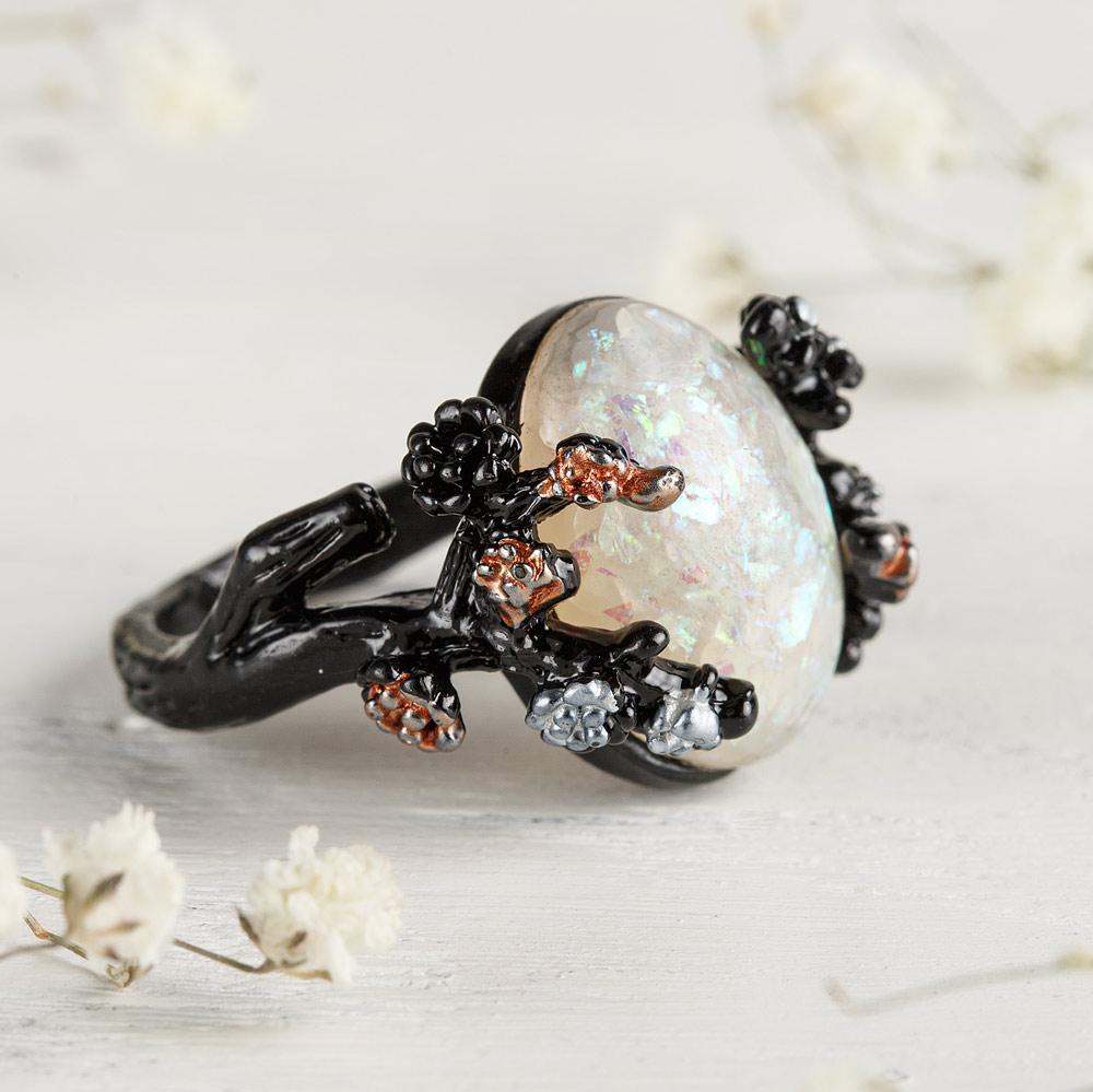 Nhẫn pha lê Midnight Blossom